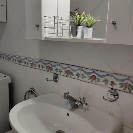Golden Mile Seaview Royal Garden Apartment *